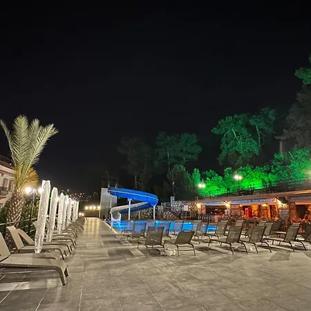 ホテル Casa De Levissi 3*